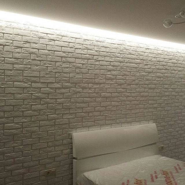 Белая клинкерная плитка в интерьере спальни