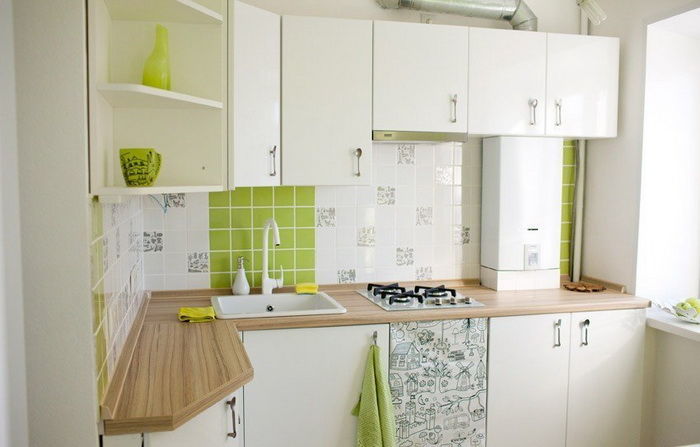 Кухня в бело-зеленых тонах