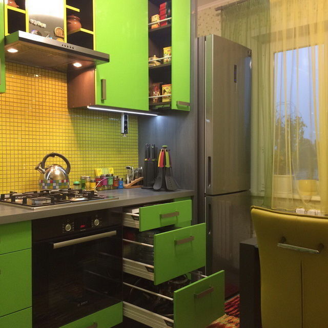 Кухня в зеленых цветах 3
