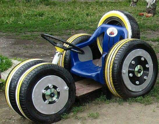 Машина для ребенка из шин