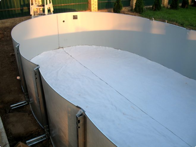 Как установить каркасный бассейн на даче