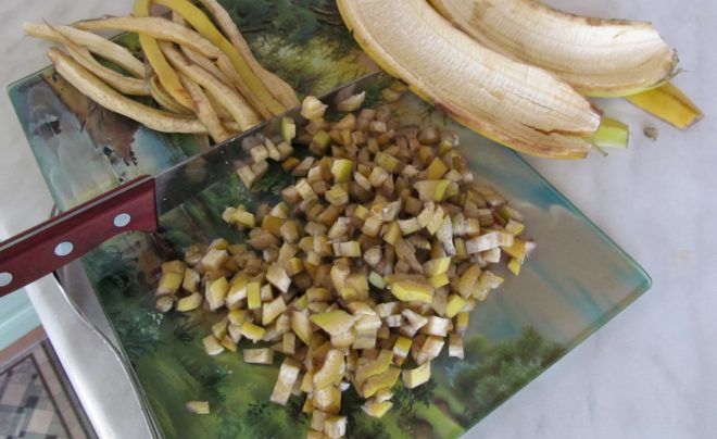 Почему лучше не выбрасывать банановую кожуру ? применение в хозяйстве
