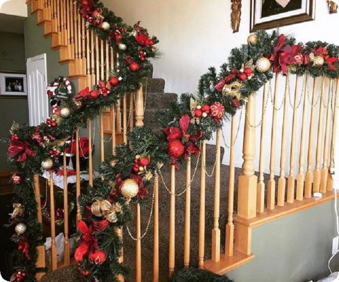Как украсить лестницу в Новый год
