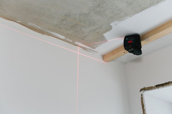 Как сделать шумоизоляцию потолка и стен квартиры