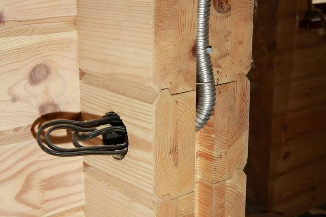 Монтаж скрытой проводки в деревянном доме