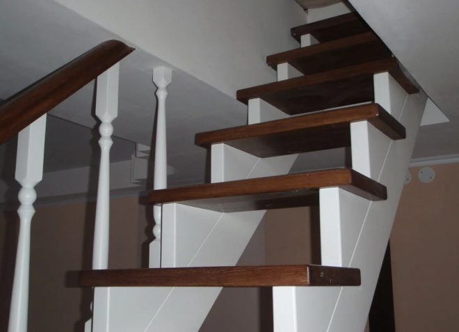 Примеры лестниц на второй этаж, если мало места