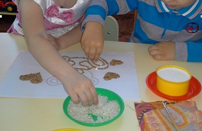 Как сделать поделки для детей из гречки и риса