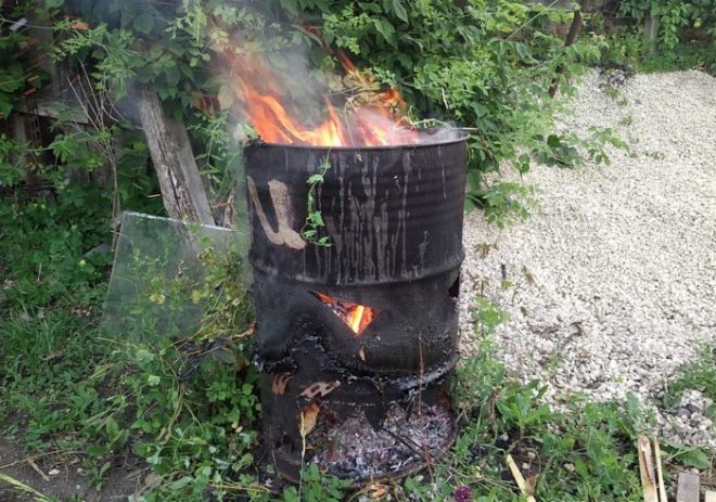 Дачная печь для сжигания отходов