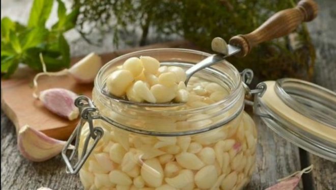 5 лучших рецептов маринованного чеснока на зиму
