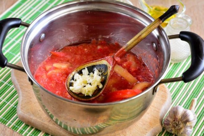 Лечо из перца и помидоров: простые рецепты на зиму